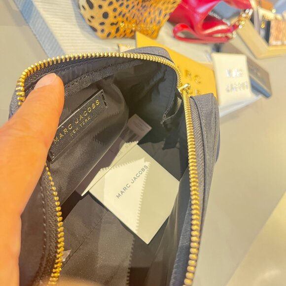 + Video NWT Preppy nylon cosmetics Pouch Case 4P5SCP003S02 - Picture 9 of 12